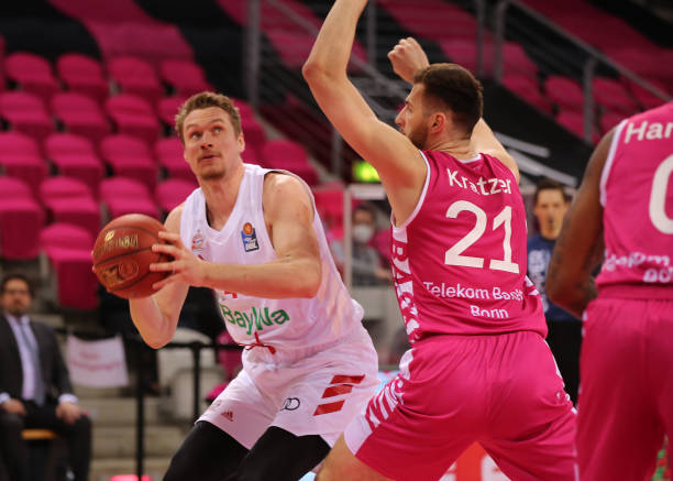 由发挥的空 由发挥的空